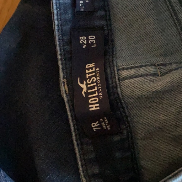 Hollister Dark Wash Skinny Jeans - Picture 3 of 3